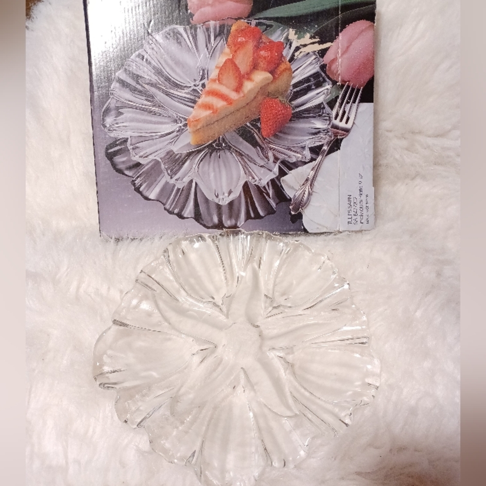 Mikasa plate NIB ❤️